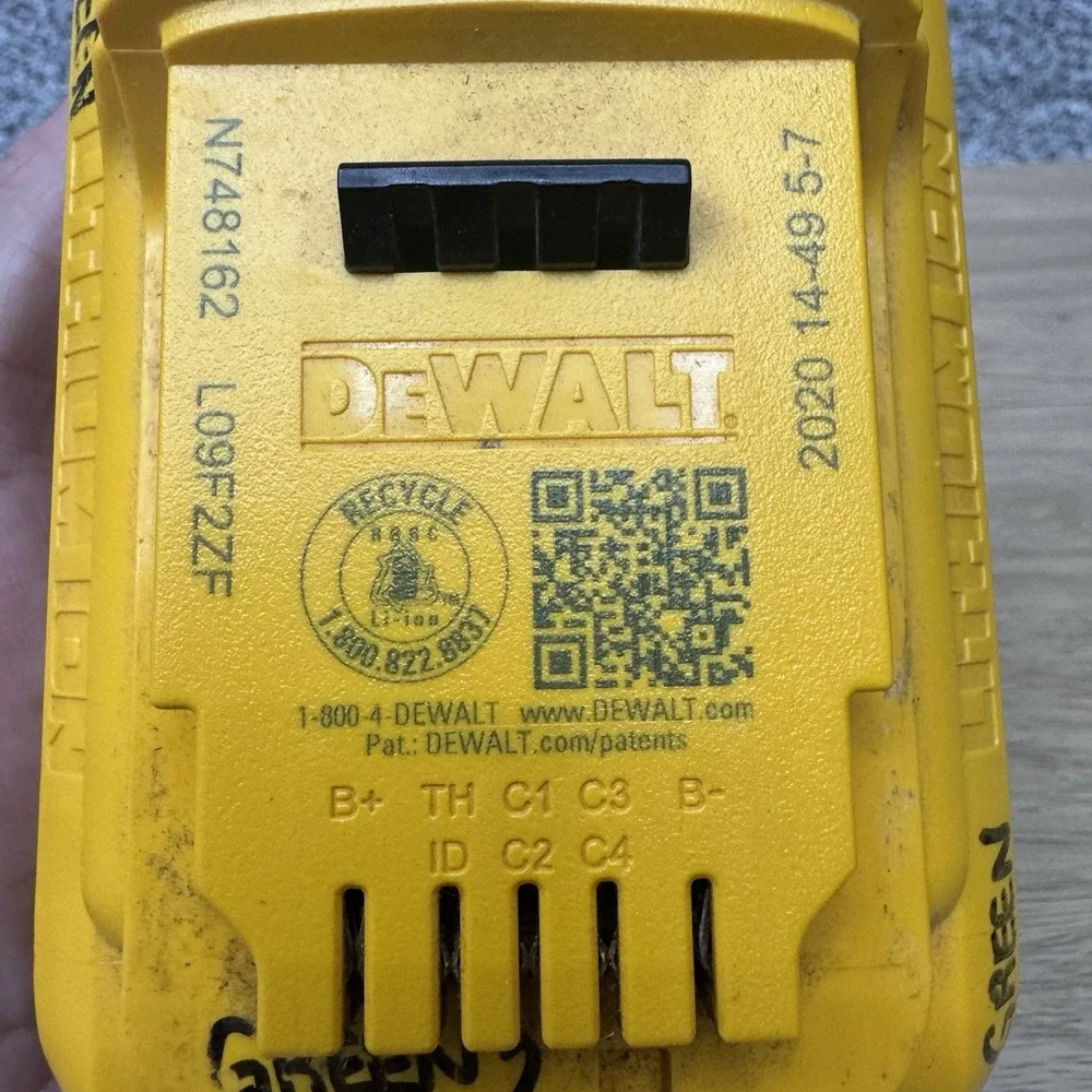 DEWALT DCB206 20V MAX XR 6Ah Lithium Ion Battery Type 2 Tested & Working